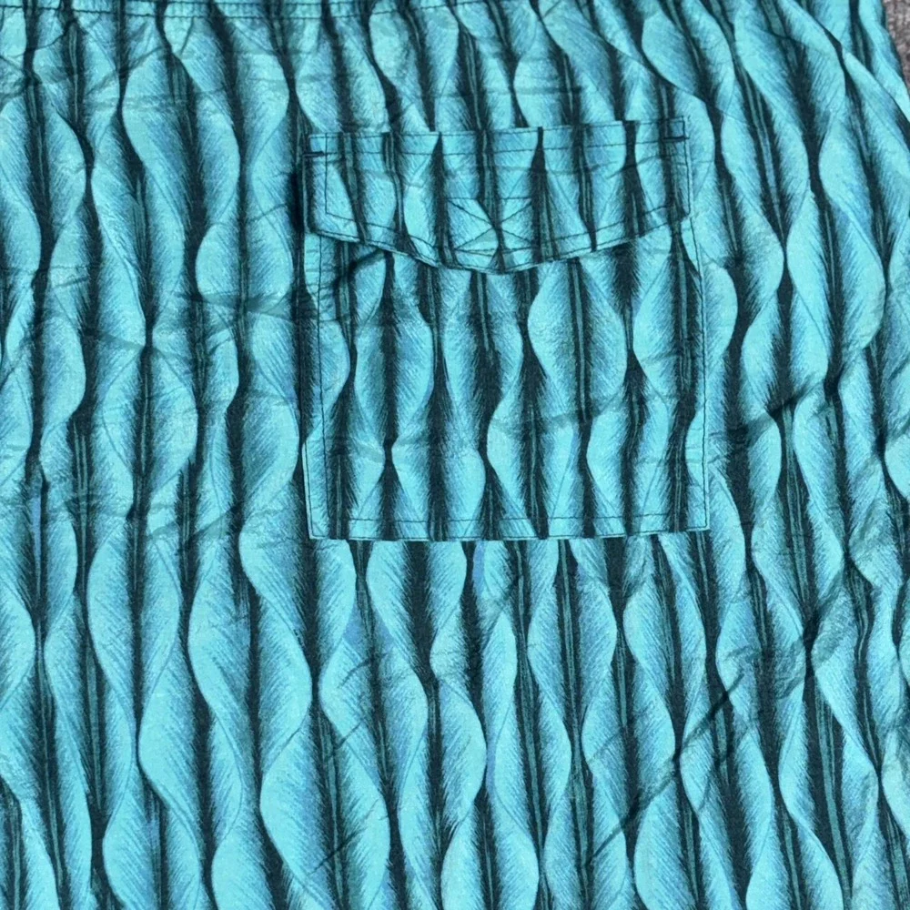 TYR Mens Swim Trunks XL Teal Black Wave Print Mesh Lined Board Shorts